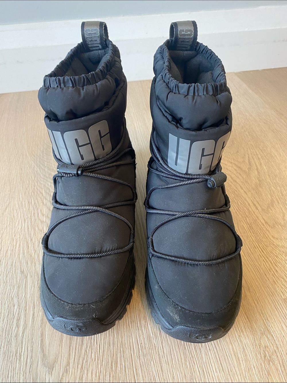 UGG Black Insulated Snow Boots Women’s Size 9 Winter Lace Up - Picture 2 of 9